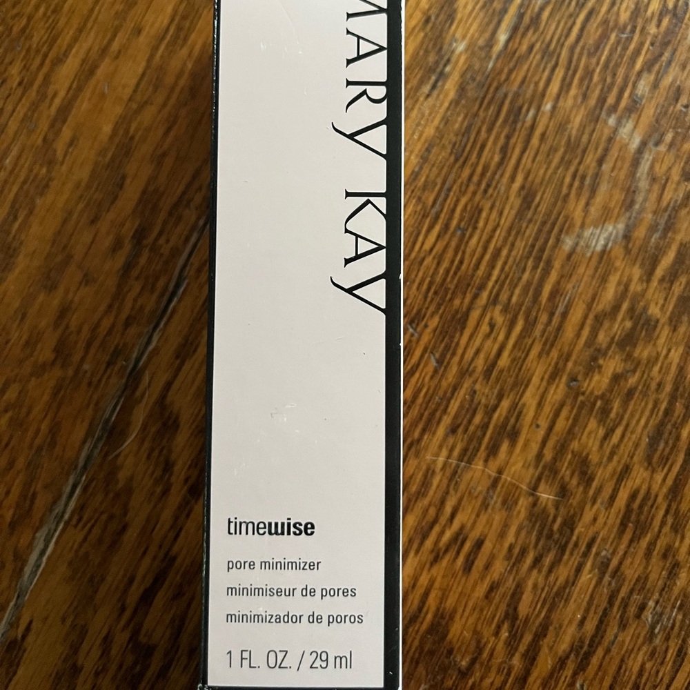 Discontinued Mary Kay pore minimizer.NIB